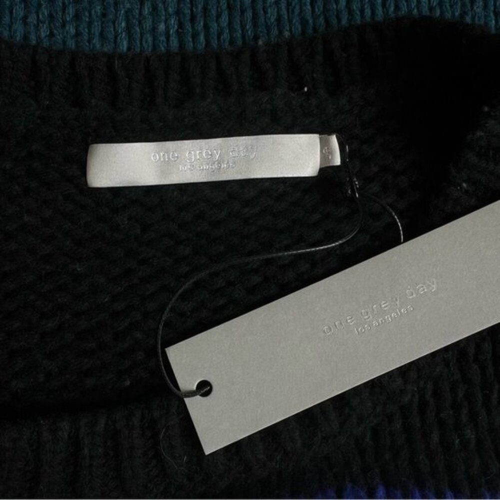 Colorblock Crew Neck Sweater - Picture 6 of 7